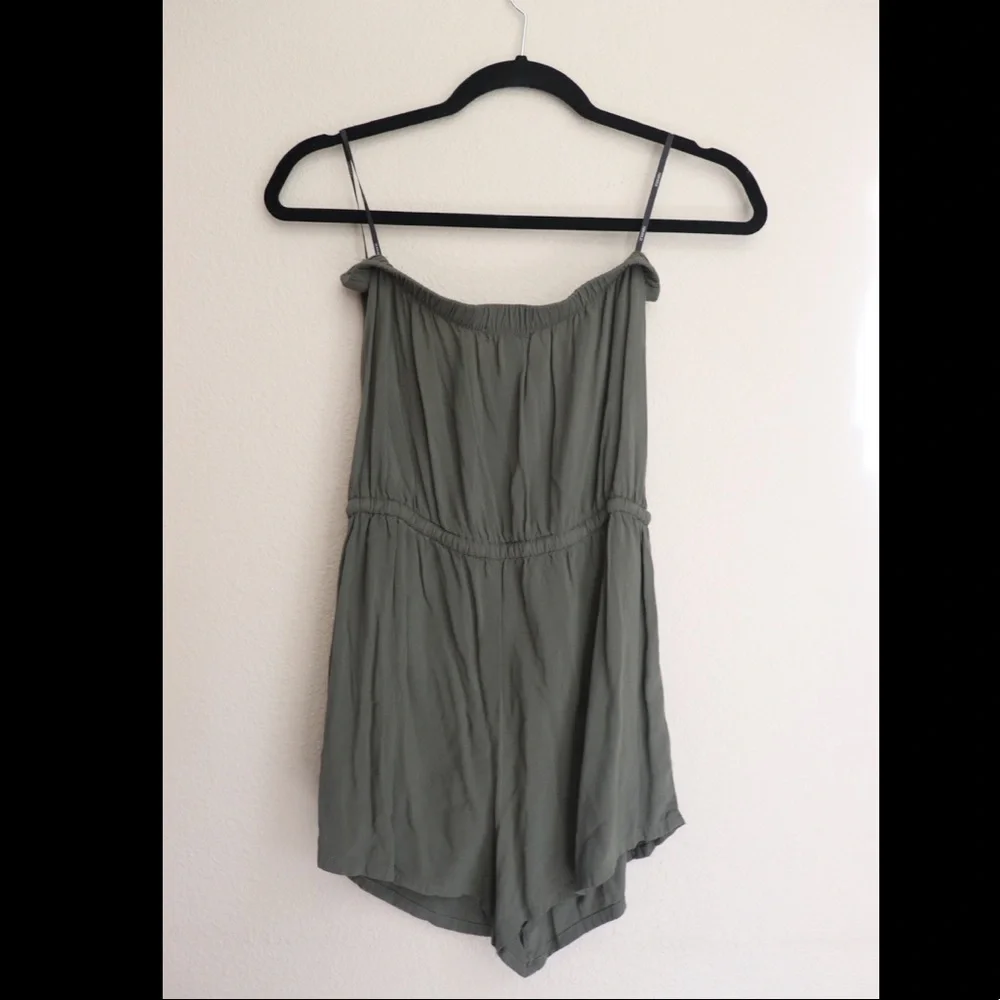 Olive green Strapless shorts romper - Picture 2 of 3